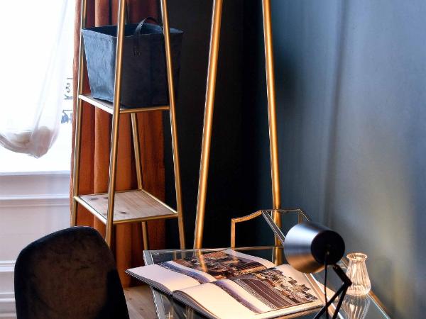 Hôtel Le Tiburon : photo 3 de la chambre grande chambre double ou lits jumeaux