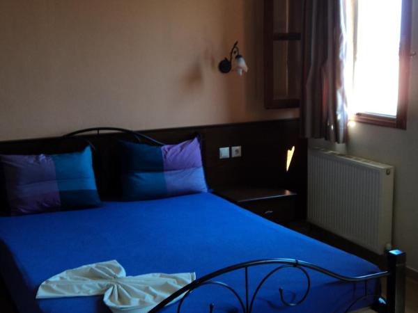 Minos Pension : photo 6 de la chambre studio avec vue sur la ville (2 adultes)