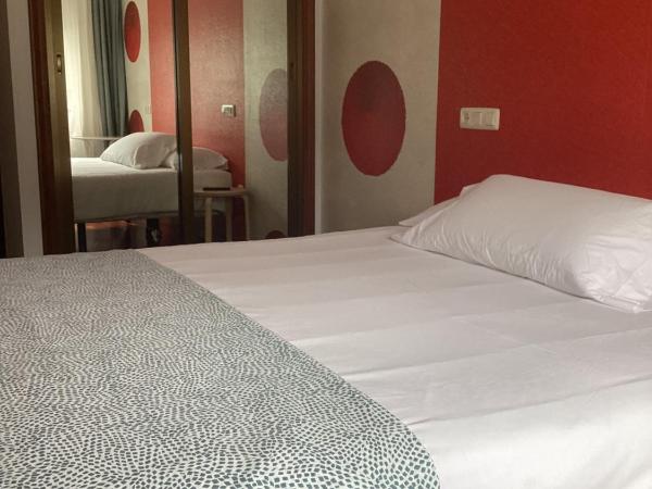 Saudade Hostal Cafetería : photo 4 de la chambre chambre double