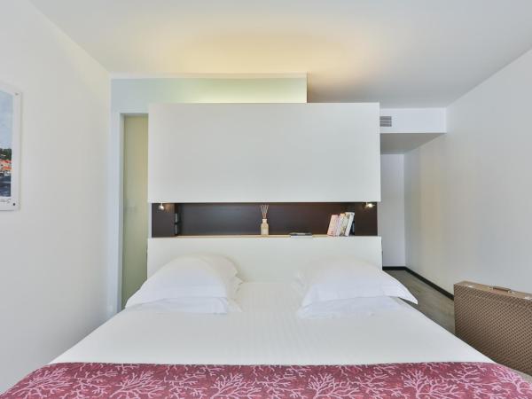 Royal Antibes - Luxury Hotel, Résidence, Beach & Spa : photo 2 de la chambre chambre double ou lits jumeaux classique - vue sur cour