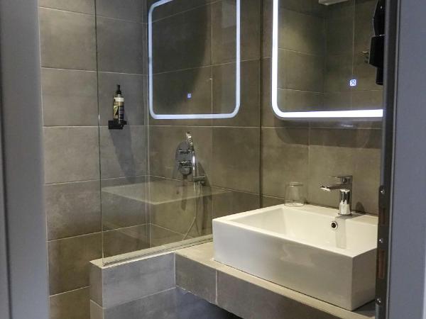 White Trilogy : photo 10 de la chambre chambre double ou lits jumeaux deluxe avec balcon