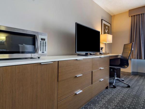 Best Western Plus Vancouver Airport Hotel : photo 2 de la chambre chambre lit king-size exécutive avec baignoire - accessible aux personnes à mobilité réduite