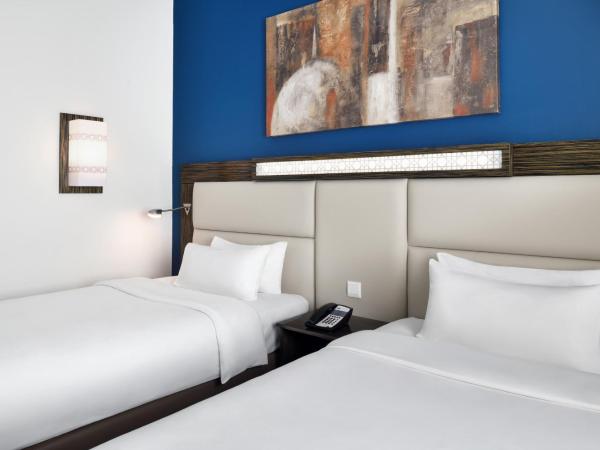 Holiday Inn Express Dubai Safa Park, an IHG Hotel : photo 1 de la chambre chambre standard