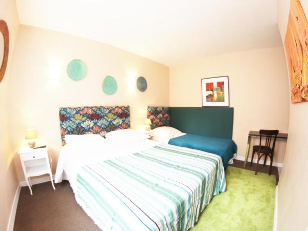 Hotel & Cantine De La Plage : photo 1 de la chambre chambre triple avec douche et toilettes