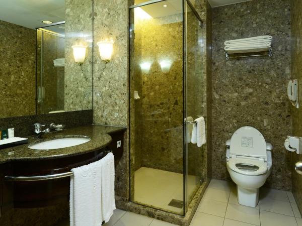 Pacific Regency Hotel Suites : photo 1 de la chambre chambre lit king-size supérieure