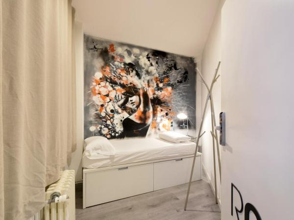 Free Hostels Barcelona : photo 4 de la chambre chambre simple avec salle de bains commune