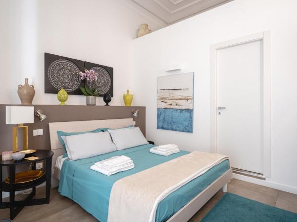 Fourooms - Bari Sparano : photo 1 de la chambre chambre double avec balcon