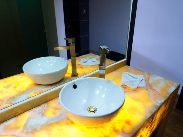 Hotel Ibiza Plaza : photo 5 de la chambre chambre lit king-size standard