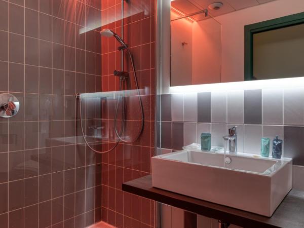 Smart Hotel Napoli : photo 8 de la chambre standard double or twin room with an internal view in the gallery