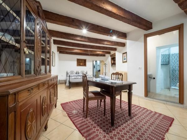 Lamarmora 26 : photo 2 de la chambre chambre double avec salle de bains privative