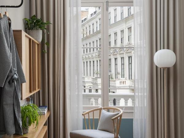 Inhabit Queen's Gardens, a Member of Design Hotels : photo 2 de la chambre chambre lit queen-size