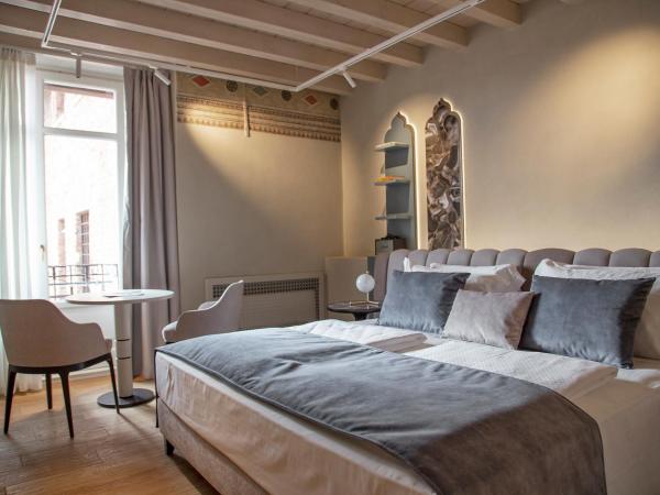 Relais Balcone di Giulietta : photo 3 de la chambre chambre double de luxe avec baignoire spa