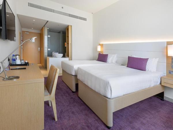 Premier Inn Dubai Ibn Battuta Mall : photo 4 de la chambre hébergement lits jumeaux supérieur d’angle - non-fumeurs