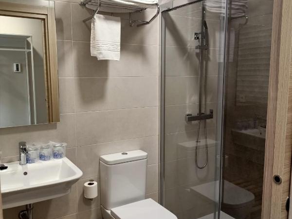 Pensión Boutique AdMera Cerca hospital Clínico : photo 3 de la chambre chambre triple