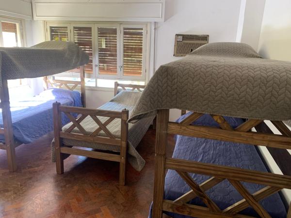 Hostel la Embajada : photo 1 de la chambre chambre familiale avec salle de bains commune