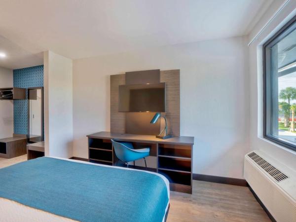 Motel 6-Fort Lauderdale, FL : photo 3 de la chambre chambre lit queen-size - non-fumeurs