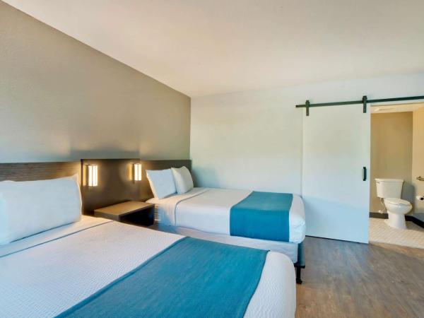 Motel 6-Fort Lauderdale, FL : photo 4 de la chambre chambre quadruple - accessible aux personnes à mobilité réduite - non-fumeurs