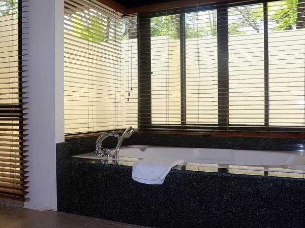 Seaview Resort Khao Lak - SHA Plus : photo 10 de la chambre villa deluxe avec piscine