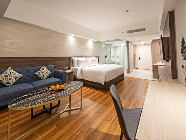 Platinum Hotel Tunjungan Surabaya : photo 1 de la chambre suite junior