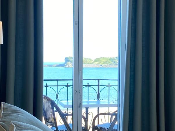 Hôtel de la Plage - Saint Jean de Luz : photo 2 de la chambre chambre avec balcon - vue sur mer