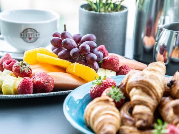 The Gibson Hotel : photo 4 de la chambre chambre supérieure avec 1 lit simple et 1 lit double