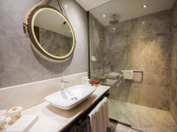 Dosso Dossi Hotels & Spa Downtown : photo 8 de la chambre chambre supérieure avec terrasse