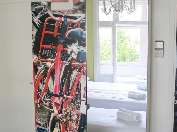 Bicycle Hotel Amsterdam : photo 2 de la chambre chambre quadruple