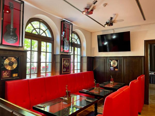 MUSTANG INN am Großen Garten : photo 2 de la chambre chambre simple