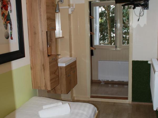 Bicycle Hotel Amsterdam : photo 3 de la chambre chambre simple avec salle de bains commune