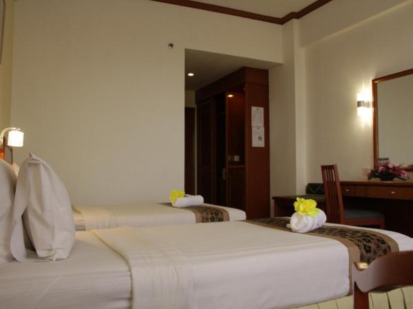 Hotel Sandakan : photo 4 de la chambre chambre deluxe double ou lits jumeaux