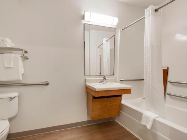 WoodSpring Suites Houston Willowbrook : photo 4 de la chambre chambre 2 lits doubles - accessible aux personnes à mobilité réduite - non-fumeurs