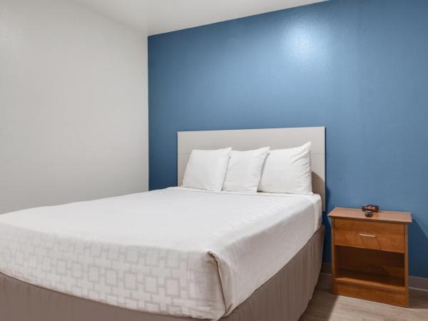 WoodSpring Suites Houston Willowbrook : photo 2 de la chambre suite lit queen-size - non-fumeurs