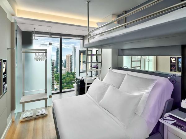 YOTEL Singapore Orchard Road : photo 1 de la chambre hébergement triple premium - vue