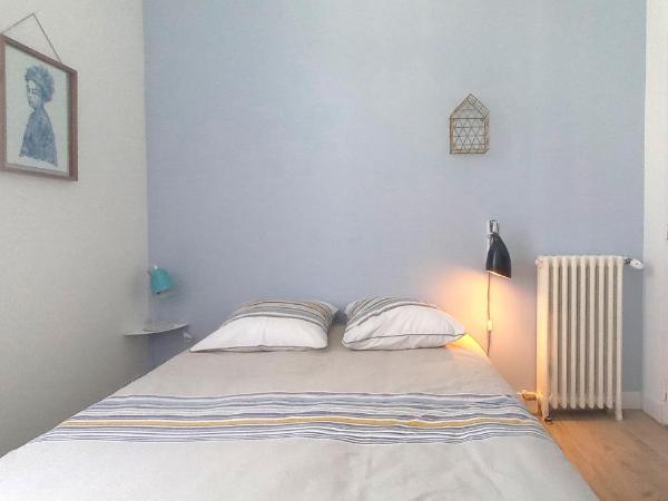 Histoire de Loire - RABELAIS : photo 1 de la chambre chambre double avec salle de bains privative