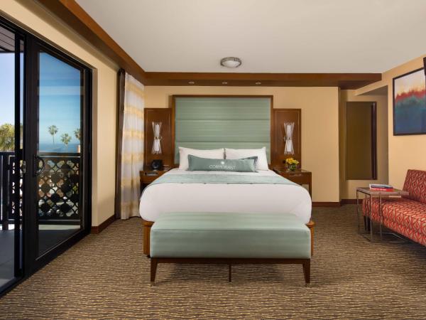 Cormorant Boutique Hotel : photo 2 de la chambre chambre lit king-size - vue sur mer