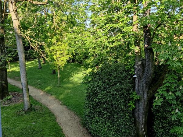 Villa Ghia : photo 4 de la chambre chambre lit king-size - vue sur piscine