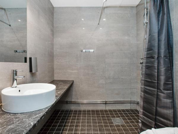 Ibis Styles Stockholm Odenplan : photo 7 de la chambre chambre triple standard