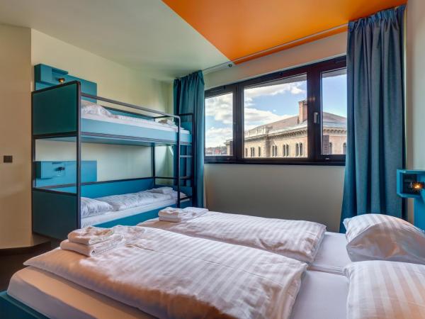 MEININGER Budapest Great Market Hall : photo 3 de la chambre chambre familiale standard