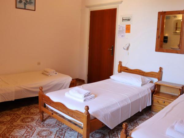 Stavros Pension : photo 7 de la chambre chambre triple
