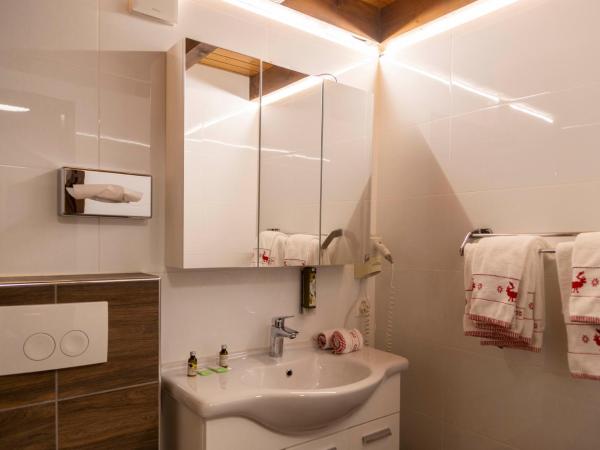 Chalet-Hotel Beau-Site : photo 5 de la chambre suite junior – vue sur montagne