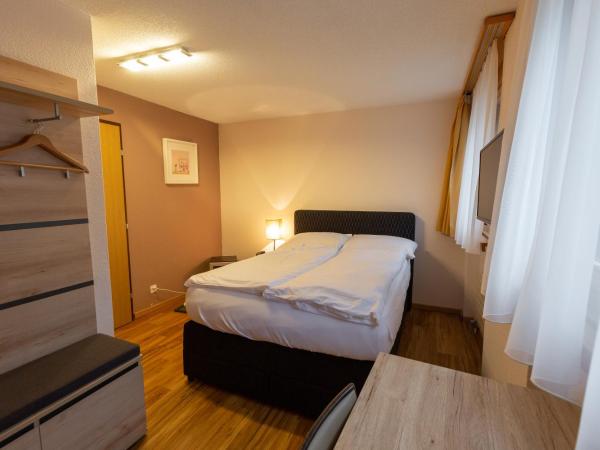 Chalet-Hotel Beau-Site : photo 1 de la chambre chambre simple