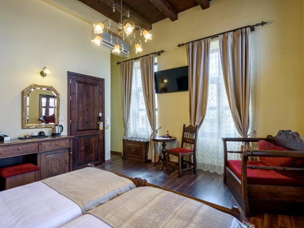 Porto Del Colombo Traditional Boutique Hotel : photo 2 de la chambre chambre double ou lits jumeaux - vue sur ville