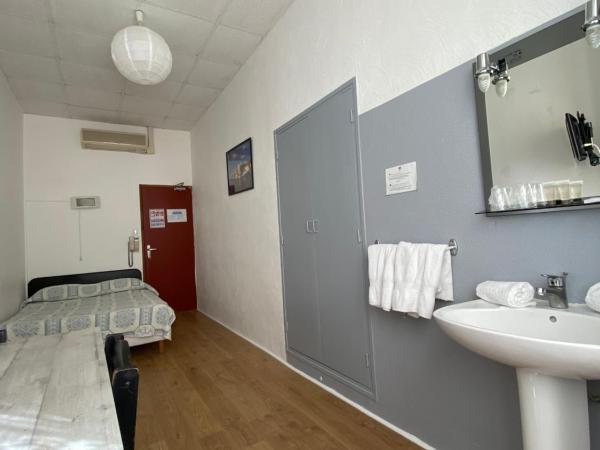 Hôtel Belle Vue d'Angleterre : photo 2 de la chambre chambre double avec salle de bains séparée