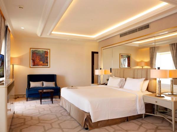 The Tower Plaza Hotel Dubai : photo 7 de la chambre suite présidentielle 2 chambres