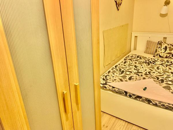 Jazzy Vibes Parliament Rooms and Ensuites : photo 1 de la chambre chambre double avec salle de bains commune