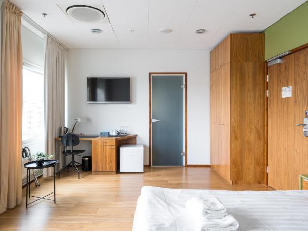 Hiisi Hotel Helsinki Jätkäsaari : photo 10 de la chambre chambre triple standard