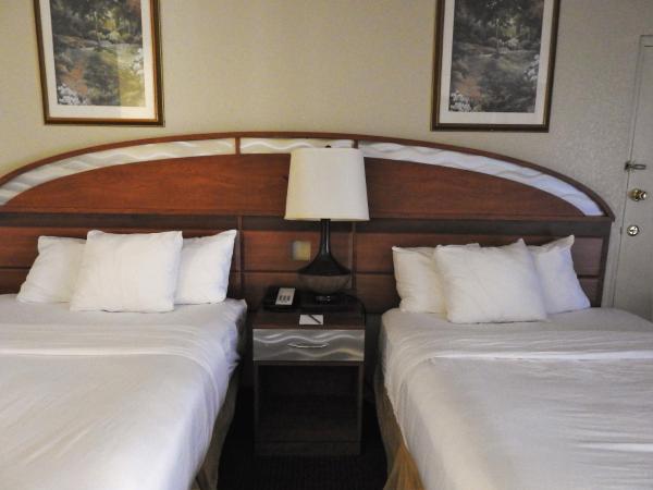 Howard Johnson by Wyndham Orlando-International Drive : photo 6 de la chambre chambre double avec 2 lits doubles - non-fumeurs