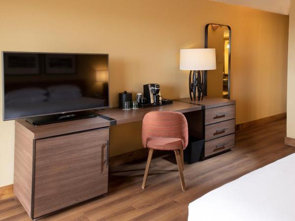 Hotel Albuquerque At Old Town : photo 2 de la chambre chambre lit king-size avec balcon