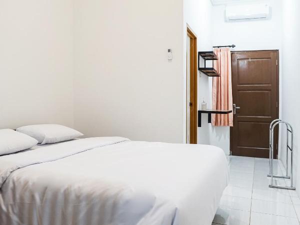 Ayodya Inn , Yogyakarta Lodging , Digital Nomads , Entrepreneurs Centre , CoWorking Space , CoLiving , Kost Lengkap , Exclusive Boarding House and Student Accommodation in Jogjakarta City Center ! : photo 2 de la chambre chambre double