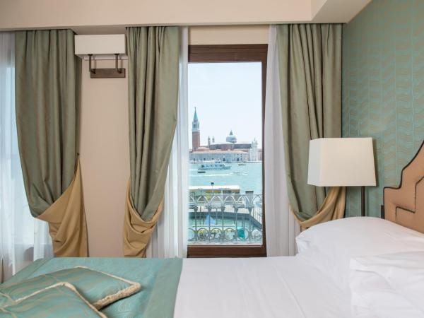 Hotel Paganelli : photo 2 de la chambre chambre double de charme - vue sur lagune